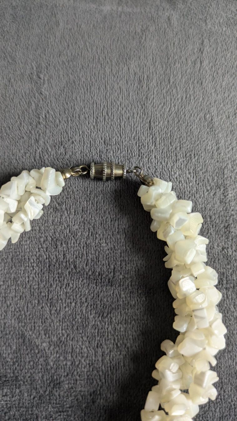Catenine: Edle Kette mit weisslichen Steinen – Usato da Basel venduto da Shikari 1