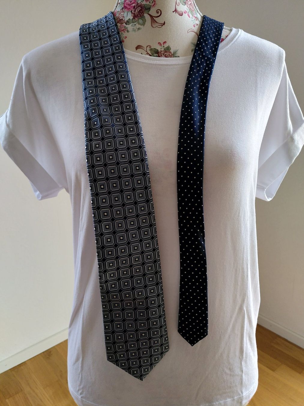 Tommy Hilfiger Cravatte: Elegante Tommy Hilfiger Krawatte – Usato da Kriens venduto da Wolly85 1