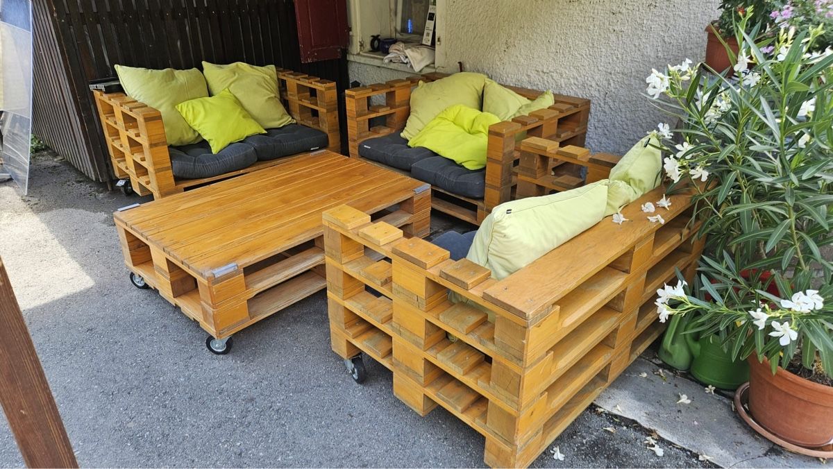 Divani: Palett Lounge 4 teilig – Usato da Steffisburg venduto da A.E.Gundi