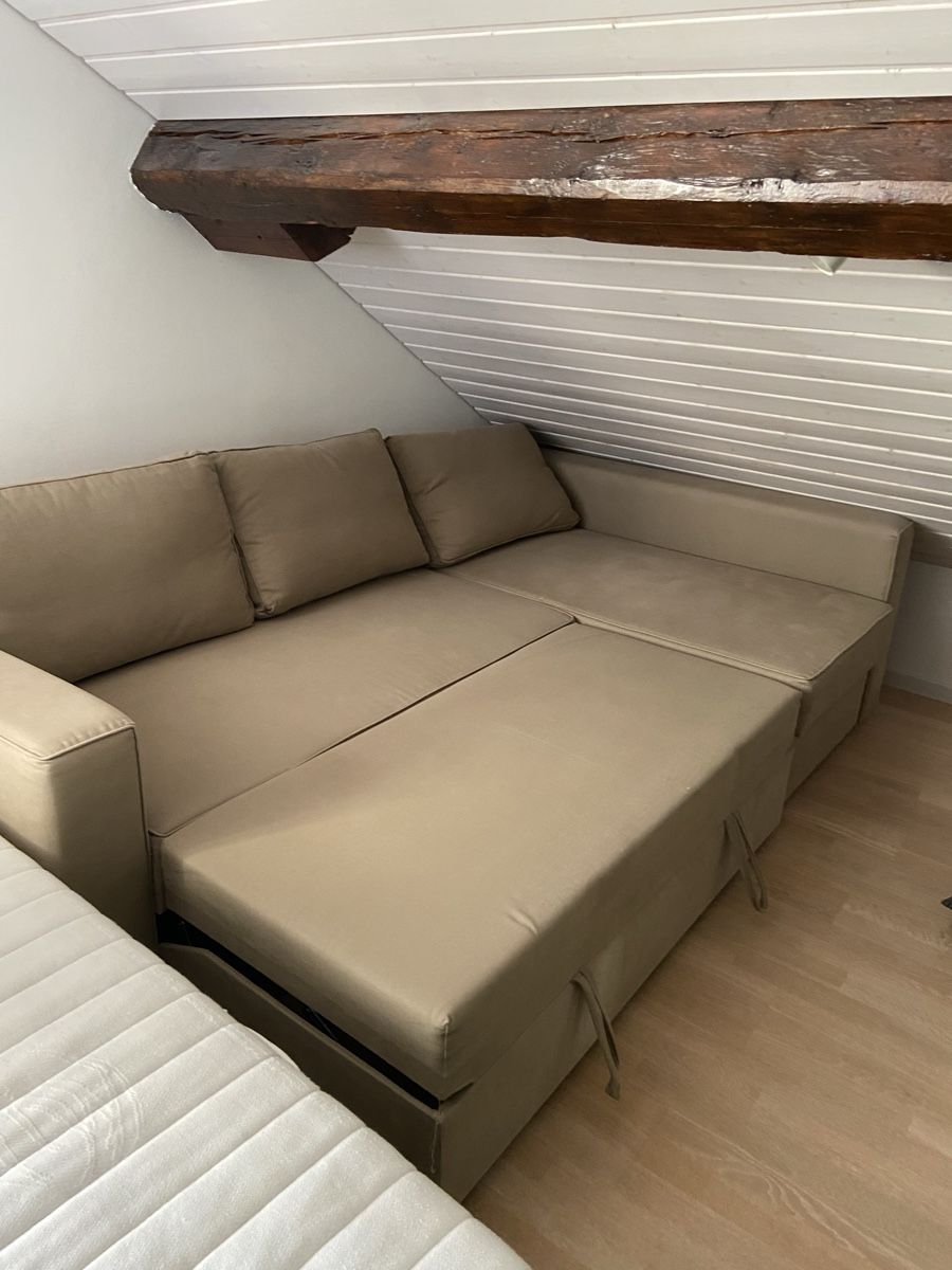 Divani: Canapé lit avec coffre de rangement – Usato da Mont-sur-Rolle venduto da ale_8srv 2