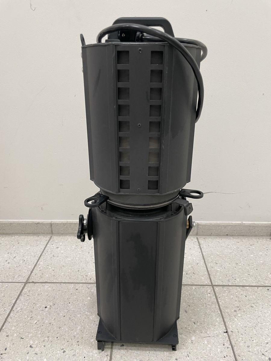 Lampade: Scheinwerfer Selecon 1200W – Usato da Hittnau venduto da pianokeller 1