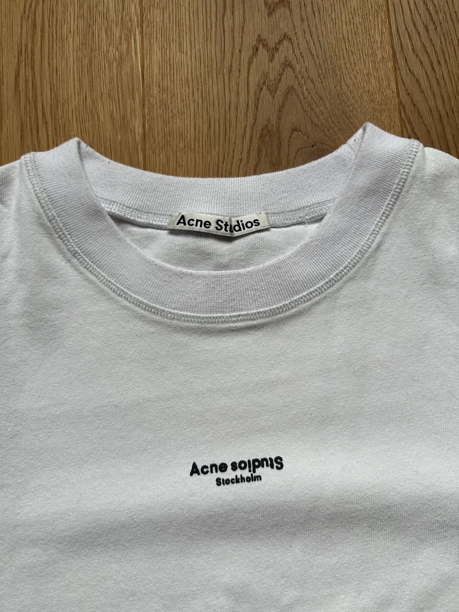 Acne Studios T-shirt: Acne Studios T-Shirt – Usato da Düdingen venduto da kleidungsmarktplatz