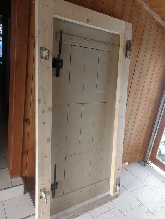 HOLZTÜRE FÜR KELLER 4