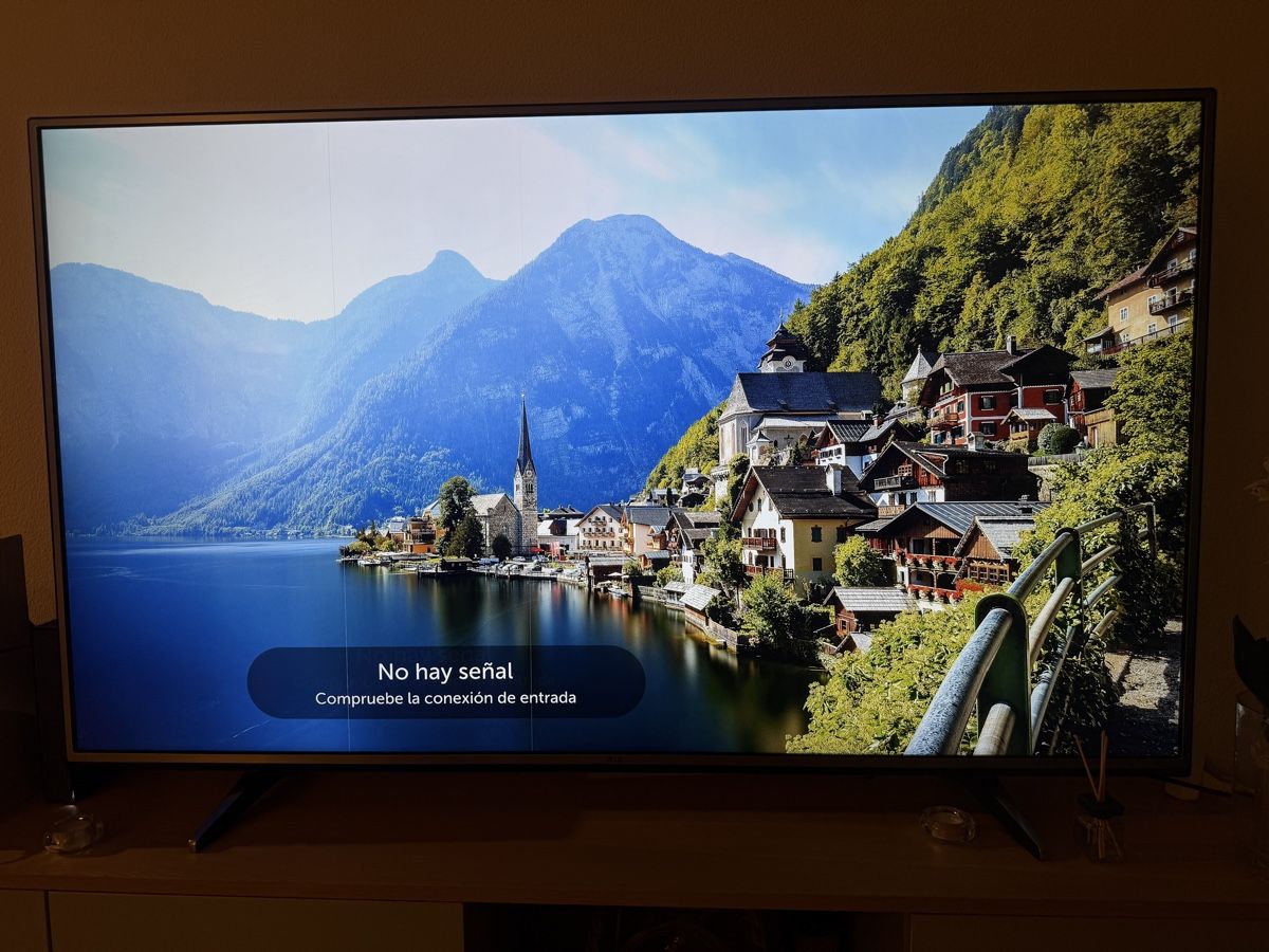 LG Televisori: LG Television 65 inch with minor defect – Usato da Oberrieden venduto da seb_2y7y