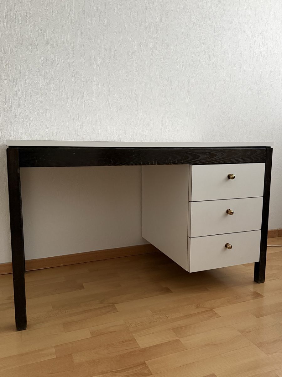 Schreibtische: Schreibtisch – Gebraucht aus Oberentfelden von kan_zb57