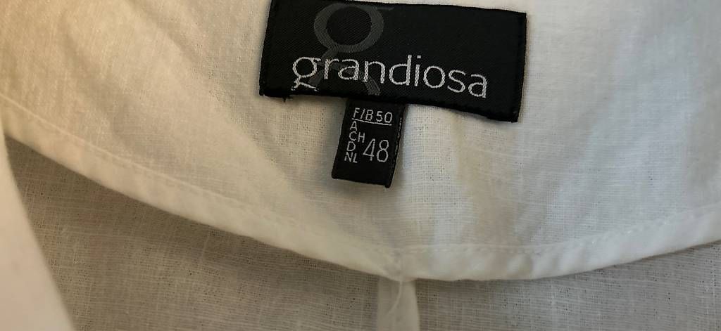 Giacche: Weisse Jeans Jacke 3/4 Ärmel – Usato da Pratteln venduto da vasare3 1