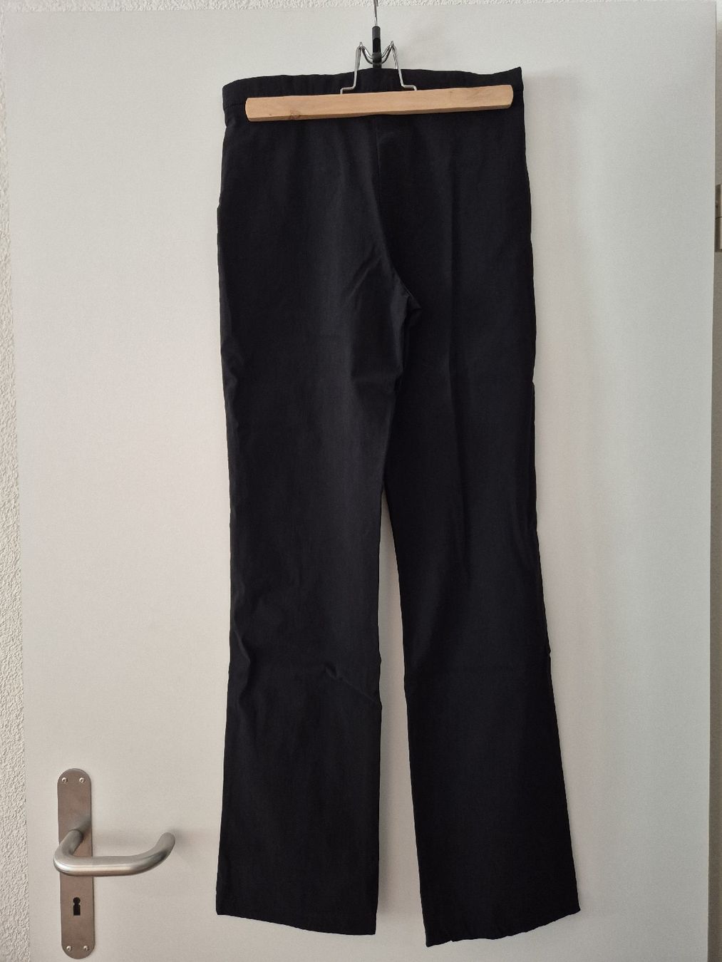 Pantaloni: Schicke Damen-Anzugshose schwarz – Usato da Niederbipp venduto da rainbow1003 1