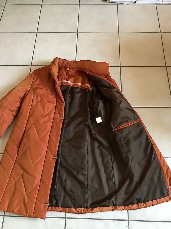 Cappotti: Vendo  giacca mantello taglia 44  – Usato da Losone venduto da car_2cl8 2