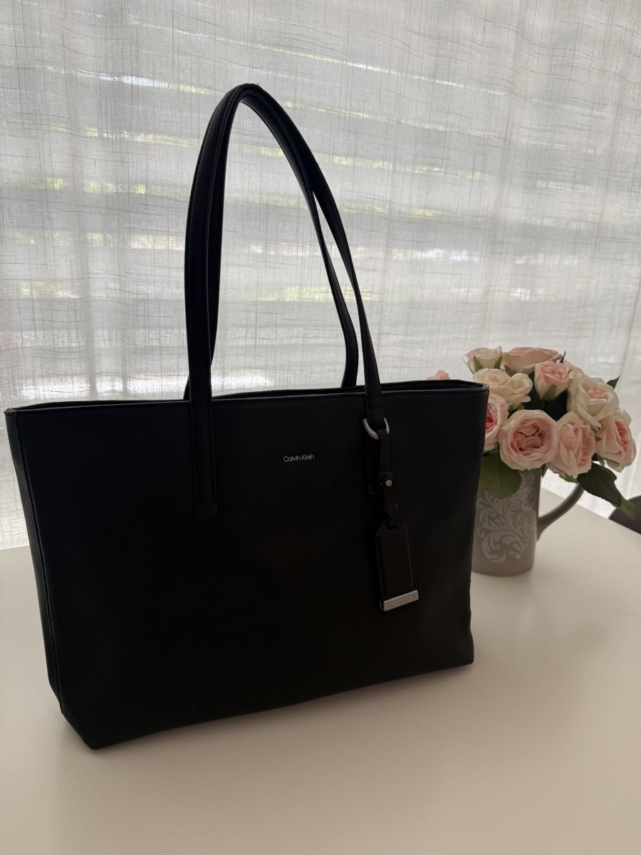 Calvin Klein Borse da donna: Calvin Klein Shopper Tasche schwarz Leder – Usato da Regensdorf venduto da Sirodtpycpvu 3