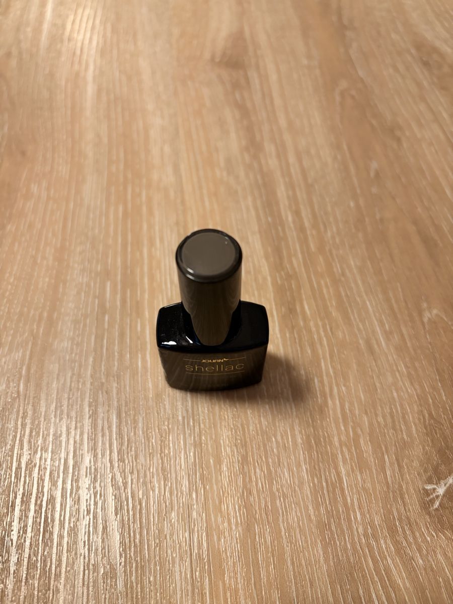 Smalto per unghie: Jolifin Laveni Shellac – Usato da Jonschwil venduto da sab_5gmn