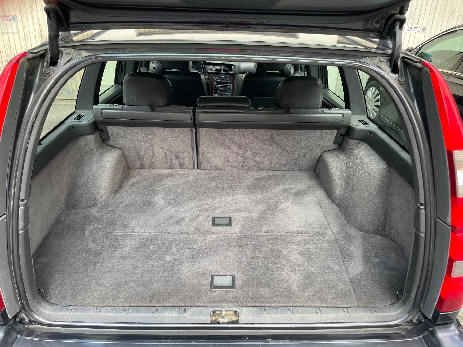 Volvo Automobili: Volvo V70 2.5 20V – Usato da Frutigen venduto da Barracuda810 7