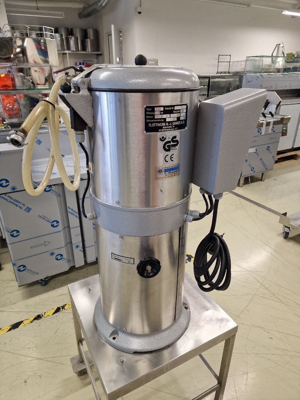 Brunner Anliker Elettrodomestici da cucina: Brunner  Kartofelschälmaschine – Usato da Niederwangen BE venduto da HasGastrobedarf 1