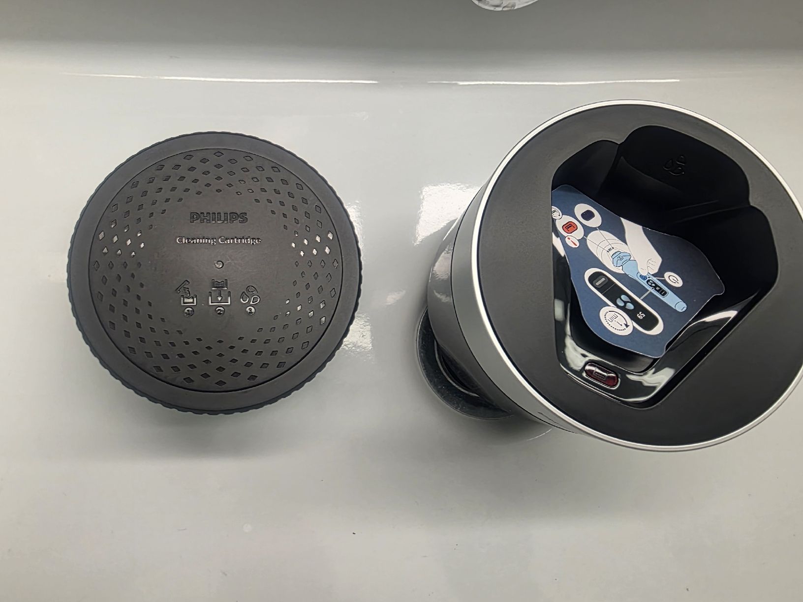 Philips Rasoi & Lamette da barba: Philips Quick Clean Pod Station - Neu – Nuovo e nell'imballaggio originale da Rotkreuz venduto da Icebreaker12 1