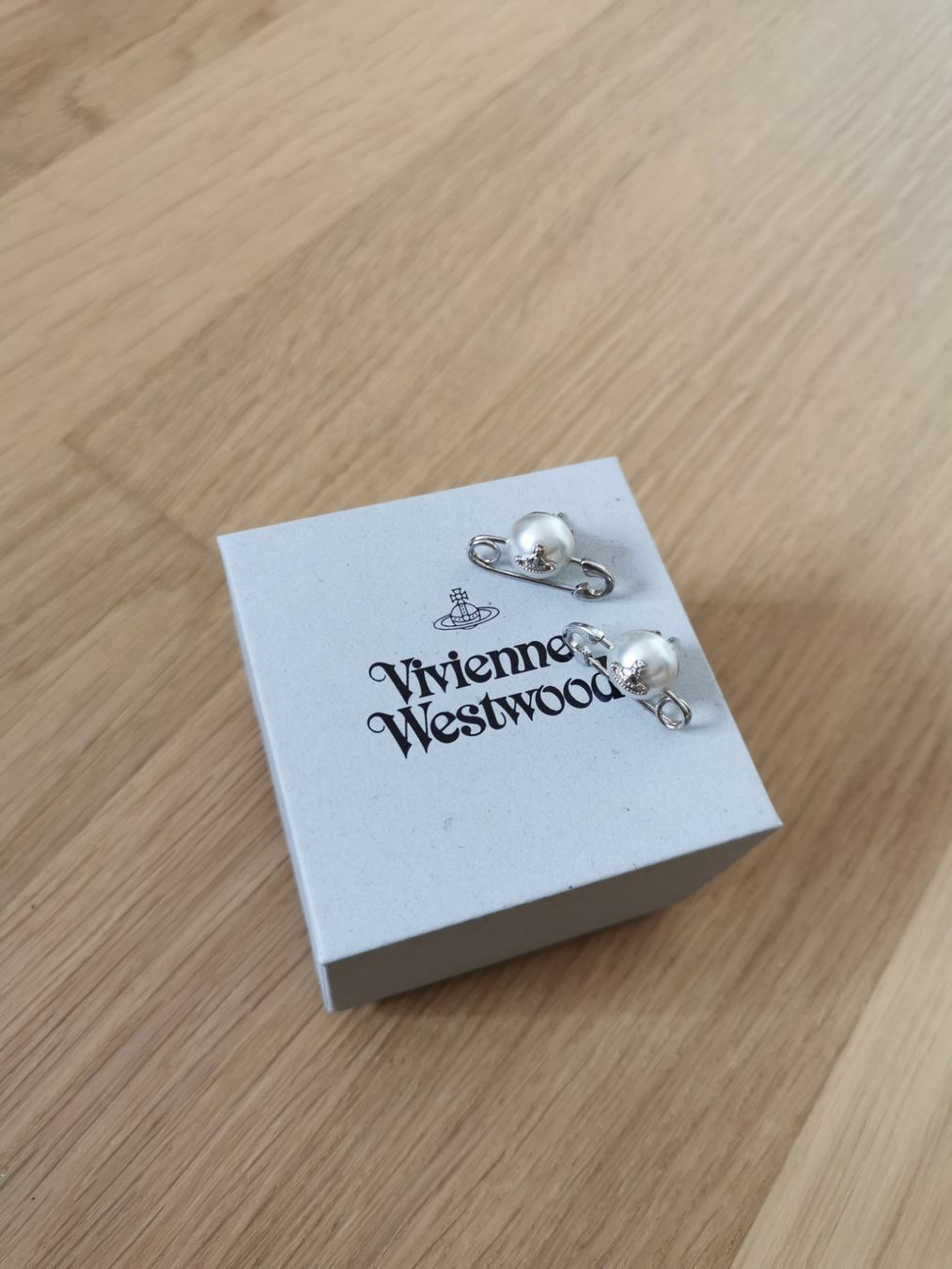 Ohrringe & -stecker: Vivienne Westwood Ohrringe – Gebraucht aus Luzern von larissa_n