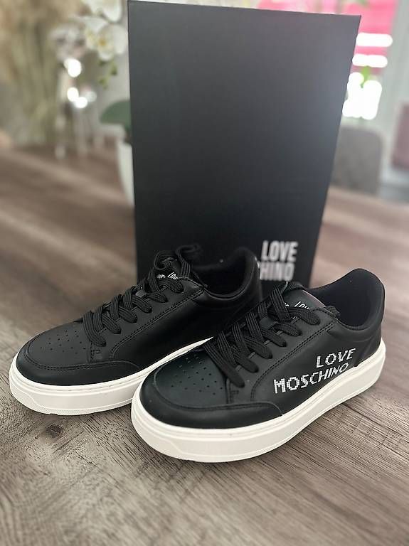 Scarpe da donna: LOVE MOSCHINO Sneakers – Usato da Eschlikon TG venduto da tak_p2dk 1
