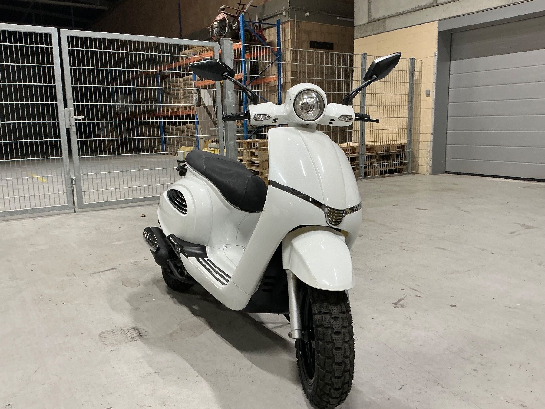 Daelim Scooter: DAELIM LC 125 Besbi ab MFK – Usato da strengelbach venduto da Zoks