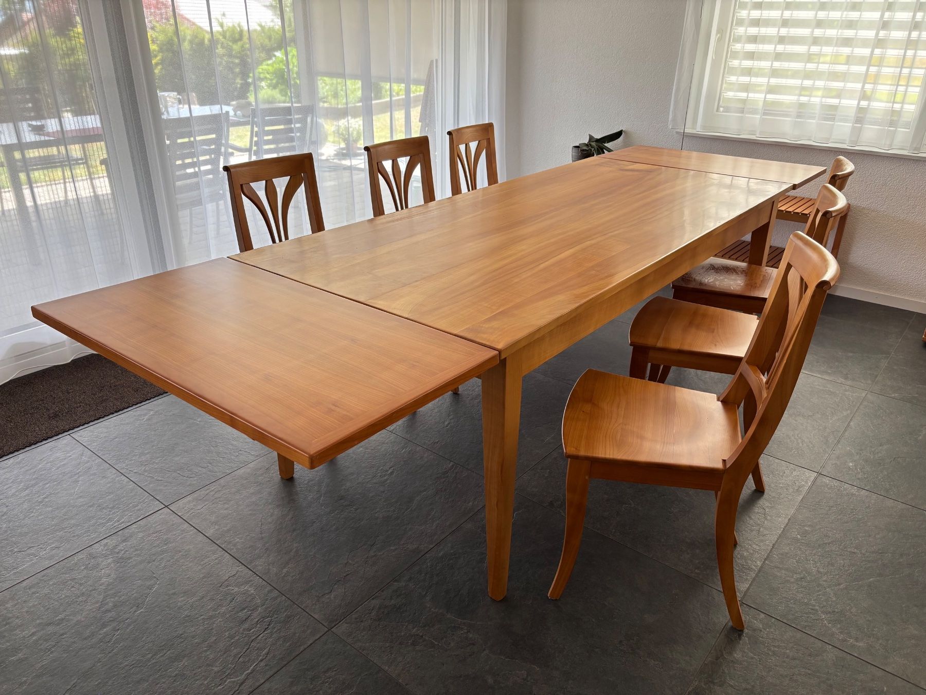 Tischset: Table et 6 chaises cerisier massif – Gebraucht aus Avry-devant-Pont von sla_sp2v