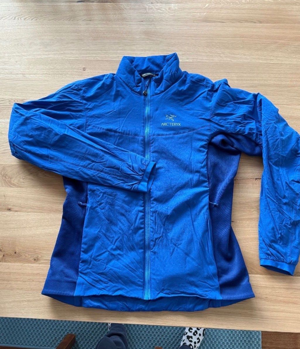 Arcteryx Giacche: Arcteryx Atom LT Jacke Women L – Usato da Zürich venduto da paz03