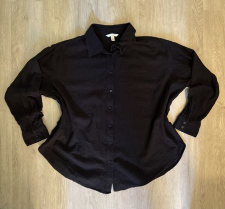 LOCKERE SCHWARZE BLUSE MIT LANGEN ÄRMELN