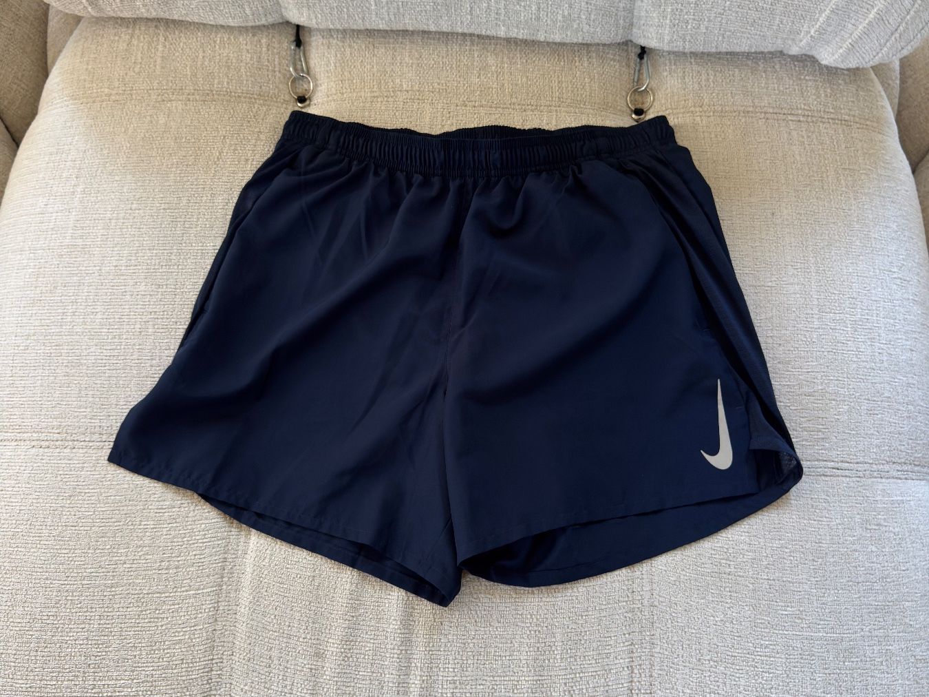 Nike Pantaloni: Nike | Shorts – Nuovo (secondo la descrizione) da Horgen venduto da onur_5 1