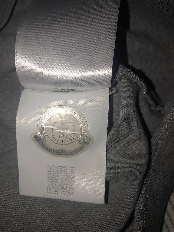 T-shirt: Moncler T-Shirt – Usato da Wegenstetten venduto da secondhand.jpg 4