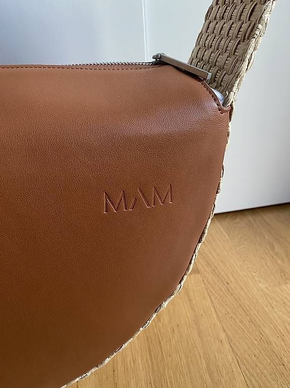 Borse da donna: Neue MAM Designer Tasche Halbrund – Nuovo (secondo la descrizione) da Luzern venduto da luzern.secondhand 1