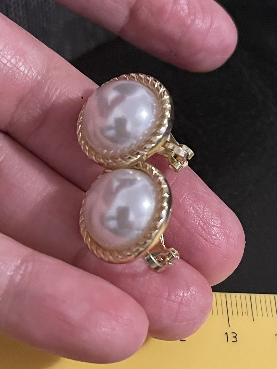 Orecchini pendenti & Orecchini a lobo: Jolis clips vintage plaquée jaune et perles – Nuovo (secondo la descrizione) da Kloten venduto da Vermicelles 4