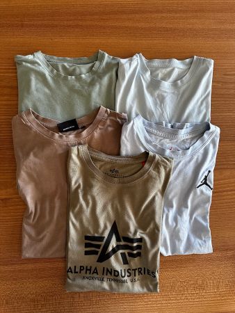5 T-Shirts Herren Grösse S bzw. M