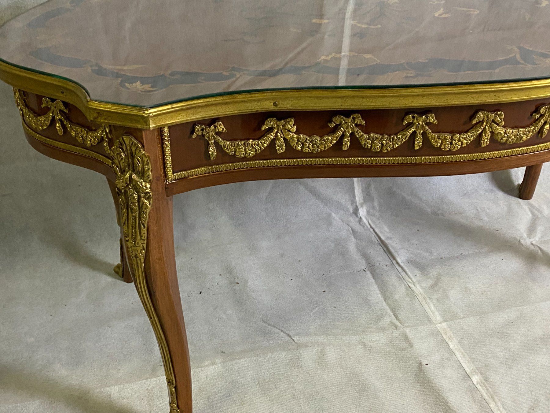 Tische: Table de salon de style Louis XV  marqueterie. – Gebraucht aus geneve von louisart 4