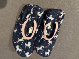Turnschlärpli NEU Einhorn Motiv, Gr. 28