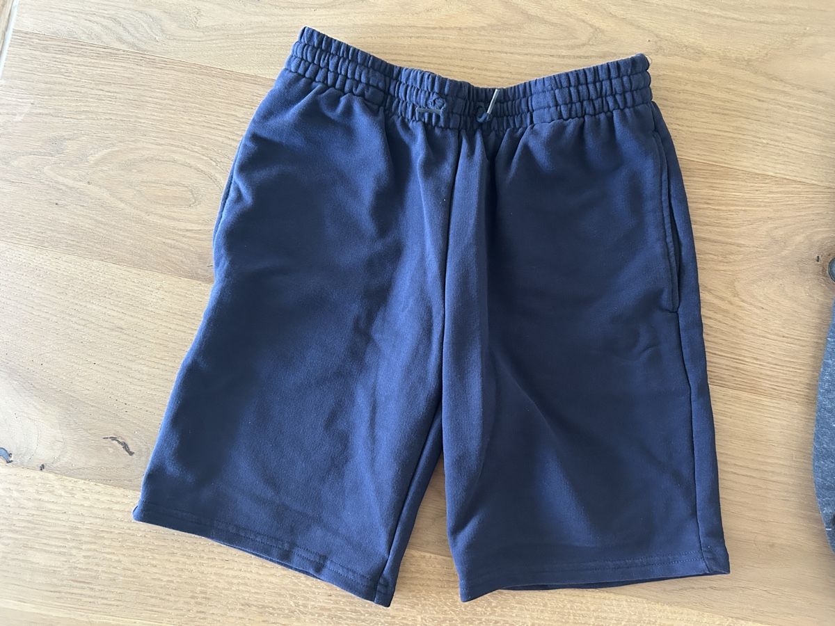 Lotti & Set di vestiti: 2 Sporthose Grösse 152/158 – Usato da Unterlangenegg venduto da Dodo2108 1