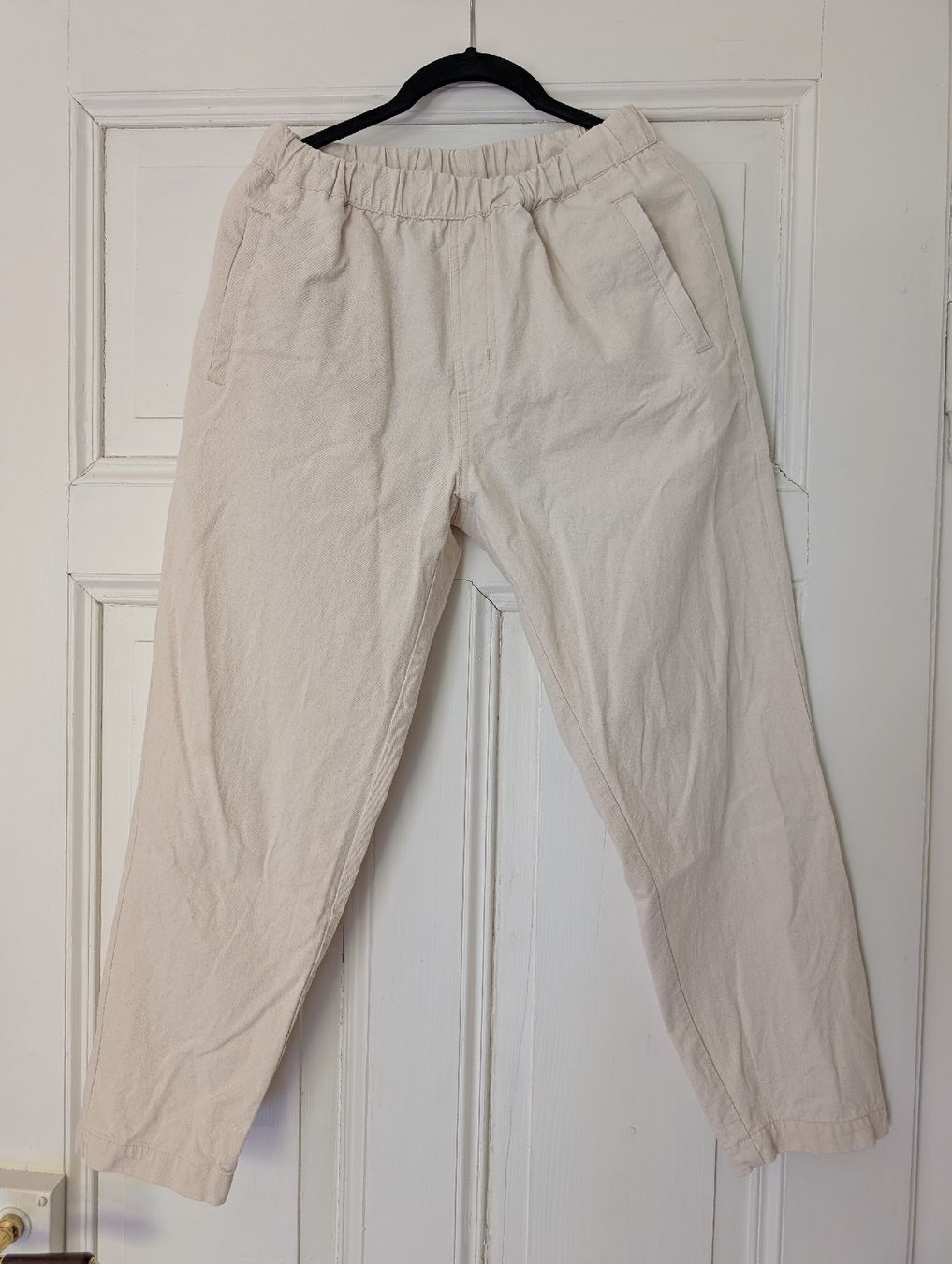 Pantaloni: Arniko Stoffhose Grösse S beige – Usato da Zürich venduto da Hedkandi