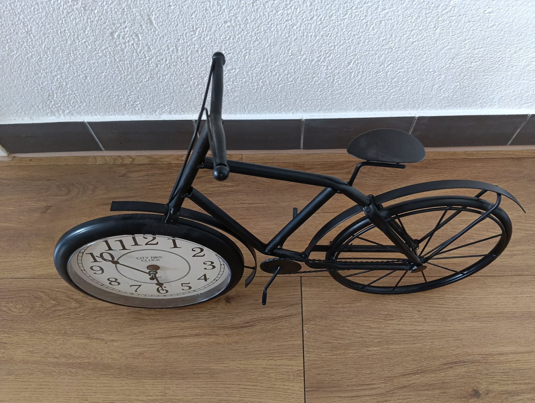 Toutes les décorations: Fahrrad Wanduhr Deko – D'occasion à Kleindietwil par kon_9nml 3