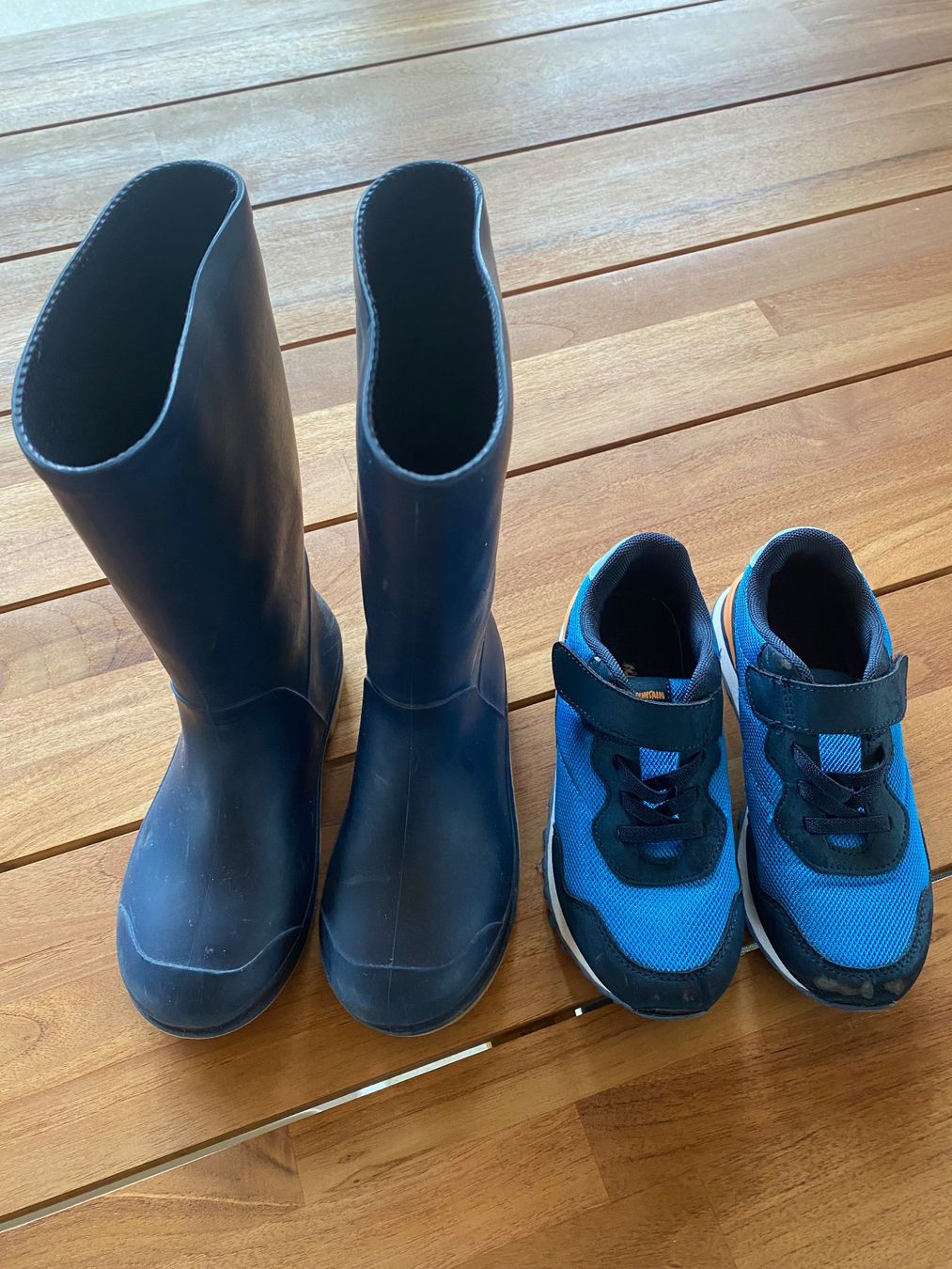 Scarpe per ragazzi: Schuhpaket, Grösse 31 – Usato da Aesch BL venduto da snezienka53