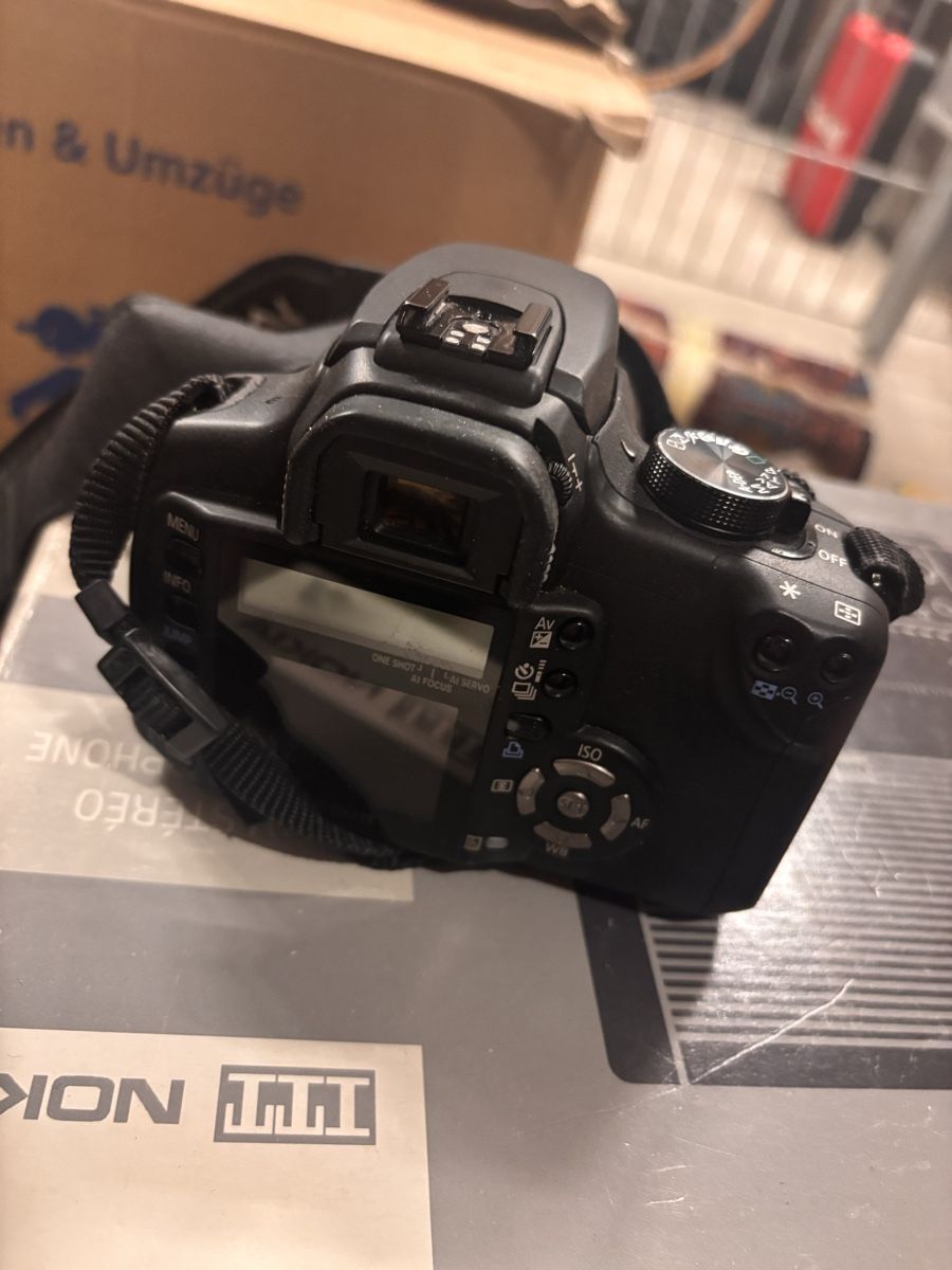 Canon Kamera: Canon EOS Kamera  – Defekt aus Kreuzlingen von Floh_Markteo 1