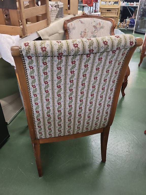 Sessel: Antike Sessel - Set rote Blumenmuster – Gebraucht aus Pratteln von Cartonsducoeur_bl 4