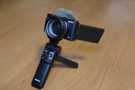 Sony ZV-1 Vlog-Kamera Set mit Griff, 4 Akkus & Zubehör