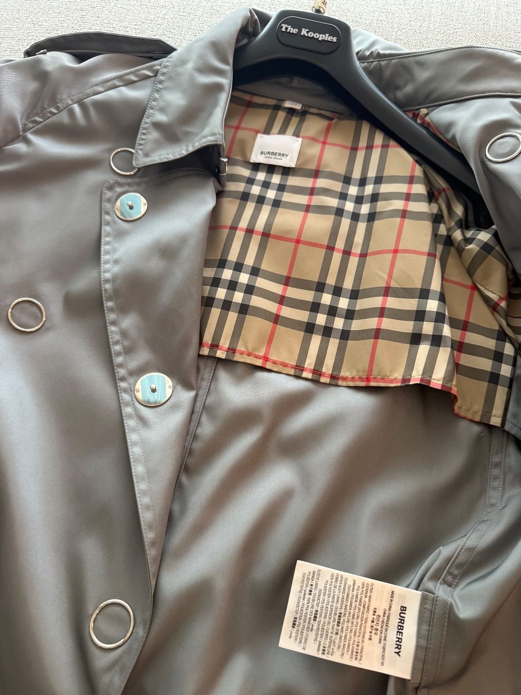 Burberry Giacche: Burberry Trench (new) – Nuovo e nell'imballaggio originale da Kilchberg ZH venduto da deedee3 1