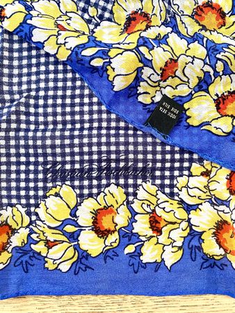 Christian Fischbacher Seidentuch – 100% Silk–Blumen Vintage