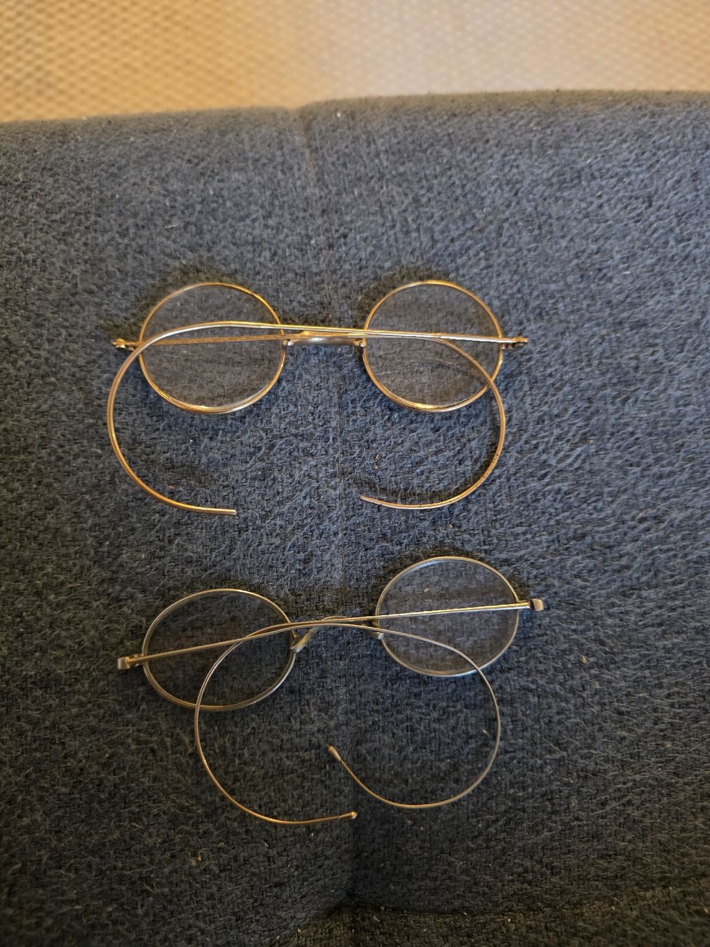 Occhiali & Lenti: Antike Brille mit Goldrand, runde Form – Usato da Dorf venduto da Echo_Elements 3