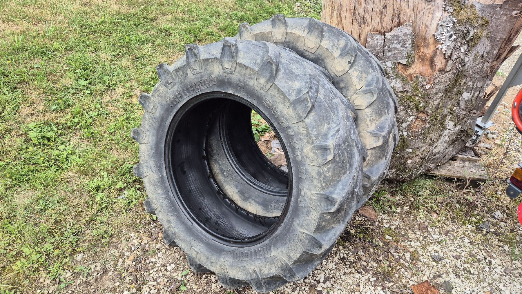 Trattori: Reifen 360/70R24 – Usato da Schneisingen venduto da hansschweri