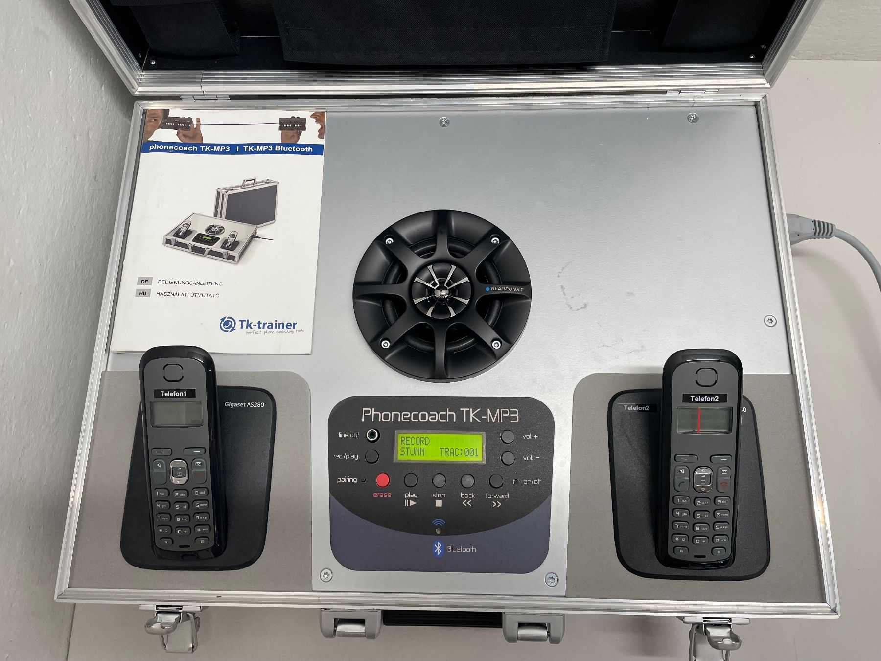 Telefoni: Phonecoatch TK-MP3 Telefon Übungskoffer – Usato da Niederdorf venduto da LeptonAG 1
