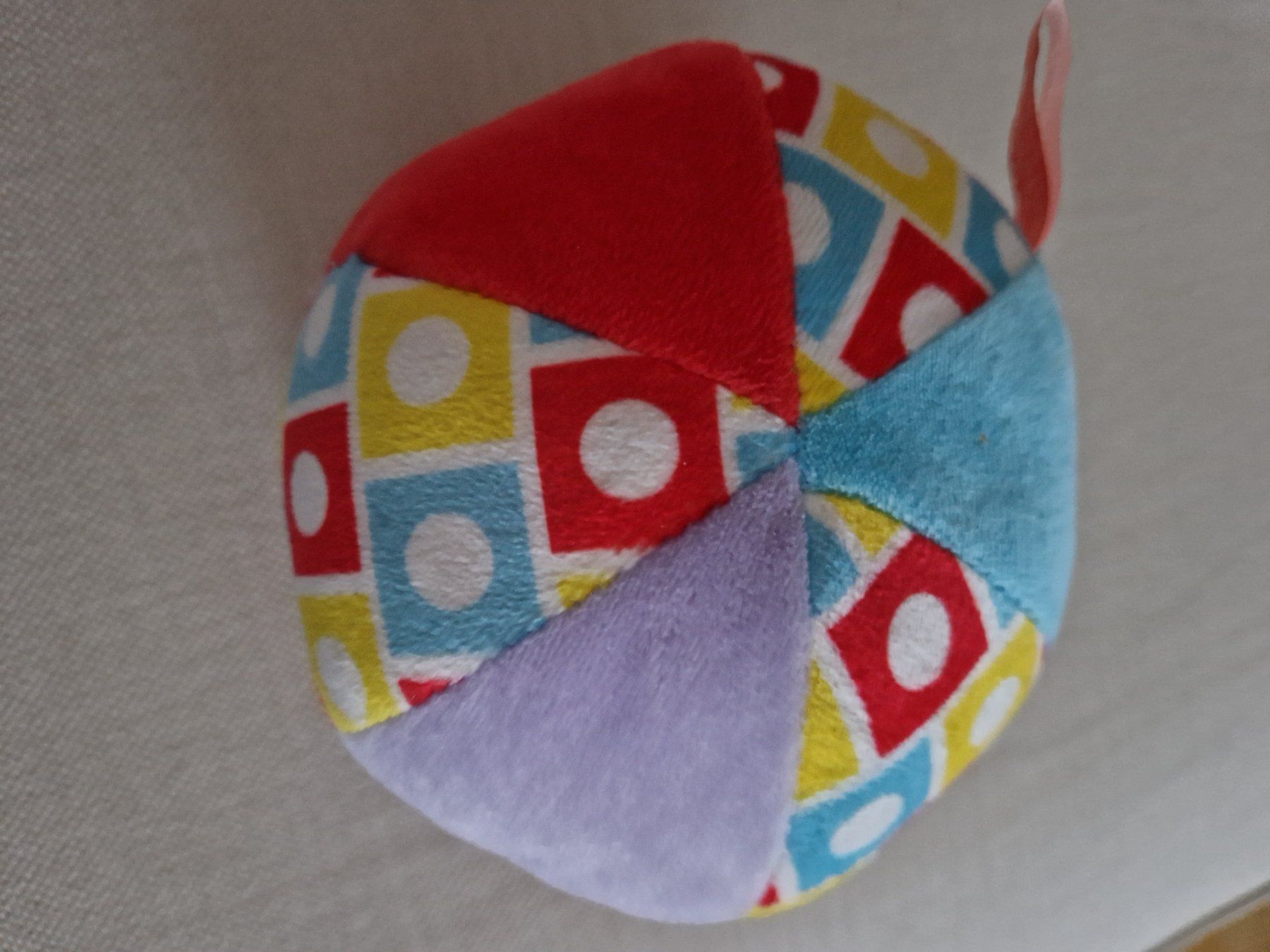 Palloni: Weicher Ball mit Glöckchen innwendig – Nuovo (secondo la descrizione) da Arlesheim venduto da Vera6 3