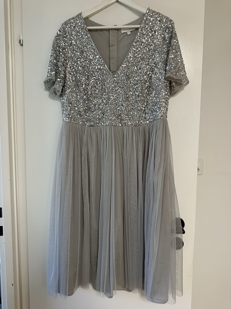 Vestiti: Abendkleid Gr 44-46 – Usato da Volketswil venduto da Sina008
