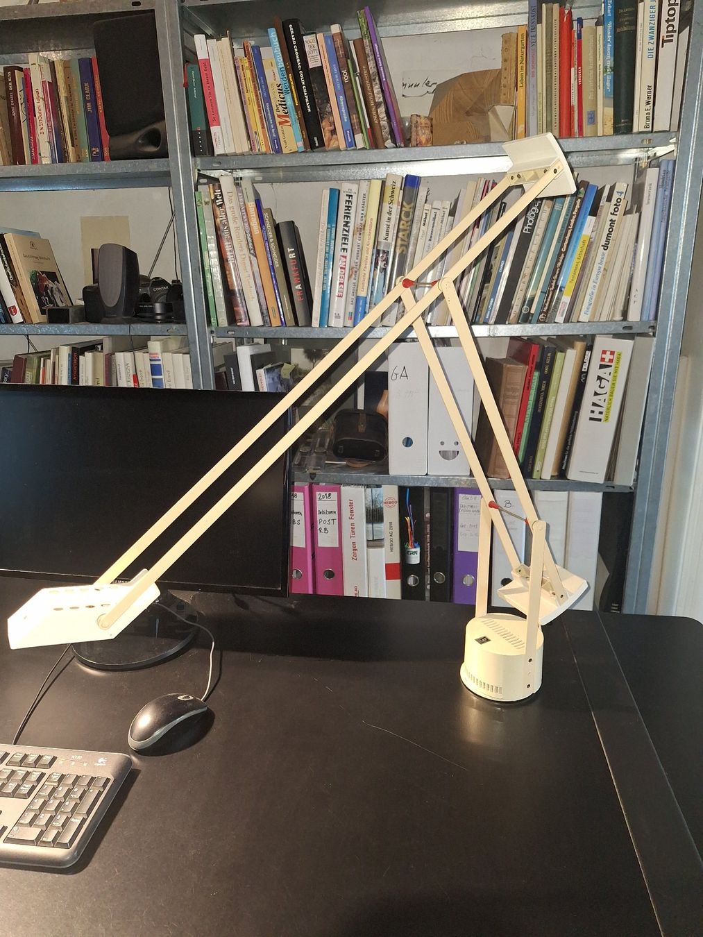 Artemide Lampade: Schreibtischleuchte Artemide Tizio – Usato da Lostorf venduto da xylos