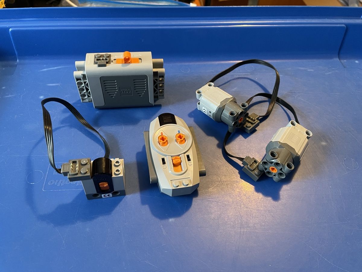 Lego Kit di costruzioni: Lego technic motor kit – Usato da Airolo venduto da Bagaion99