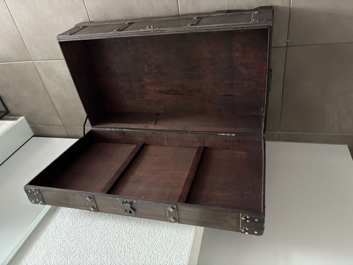 Tables: Truhe oder Couchtisch – D'occasion à Zug par Biki72 2