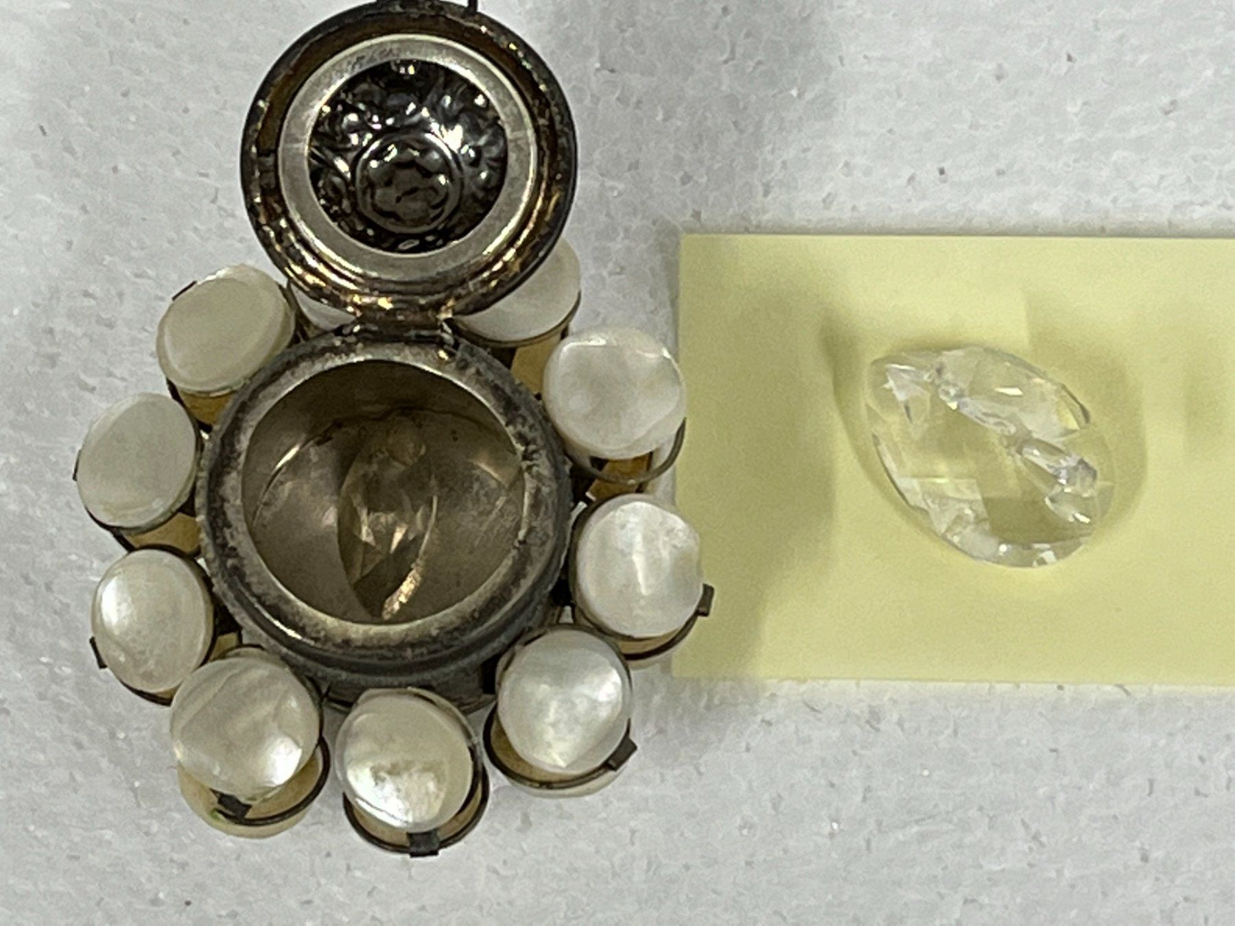 Barattoli: Perlmutt Silber Miniatur Schatulle – Usato da Mumpf venduto da dadaboygugulini 2