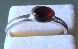 AVANT PREMIERE Granat Silber 925 Fingerring Gr. 52