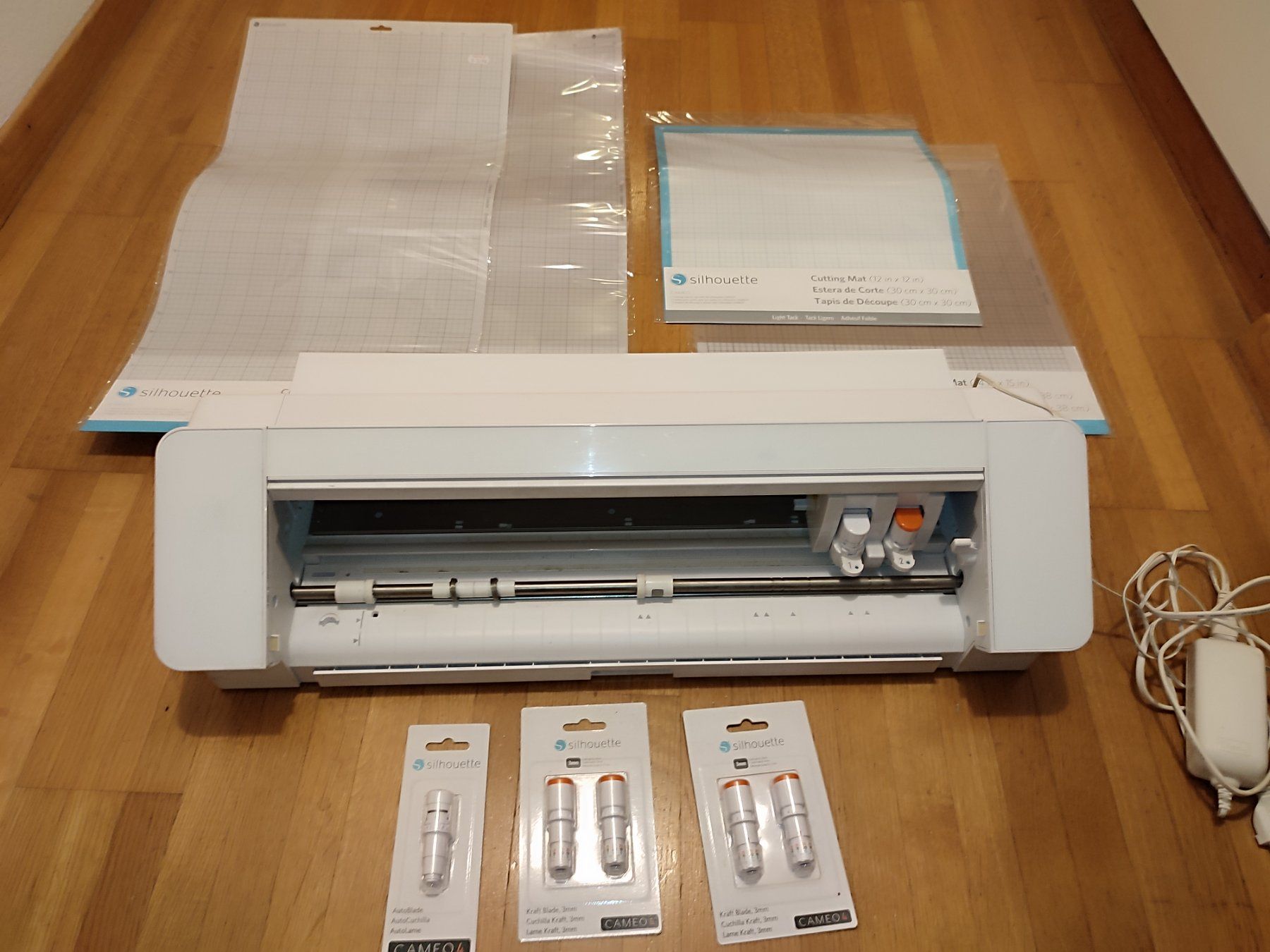 Cameo Tutte le macchine: Schneideplotter Silhouette Cameo 4 Plus mit viel Zubehör – Usato da Zollikon venduto da Tumult 7